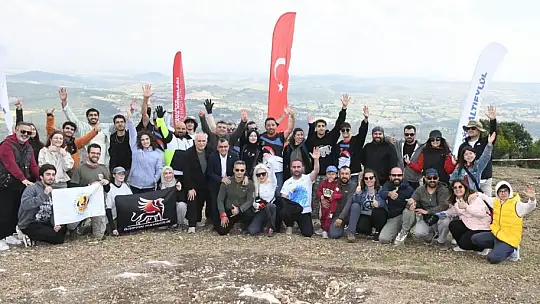 Türkmentepe yamaç paraşütü tutkunlarını bir araya getirdi
