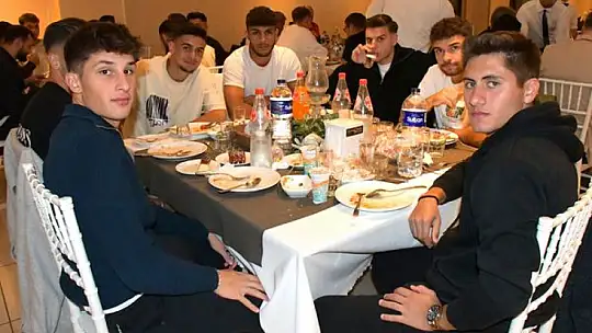 Balıkesirspor, Balkonuk Center'da Yemekte Bir Araya Geldi