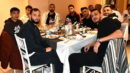 Balıkesirspor, Balkonuk Center'da Yemekte Bir Araya Geldi
