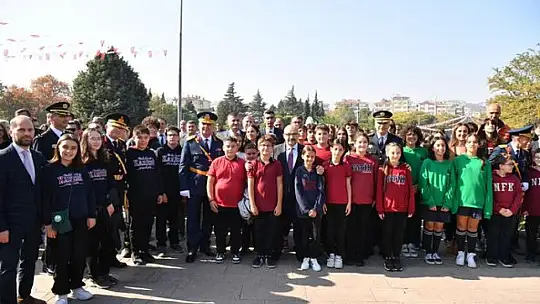 Cumhuriyet Bayramı'nın 101'inci Yıldönümü kutlama etkinlikleri Çelenk Töreni