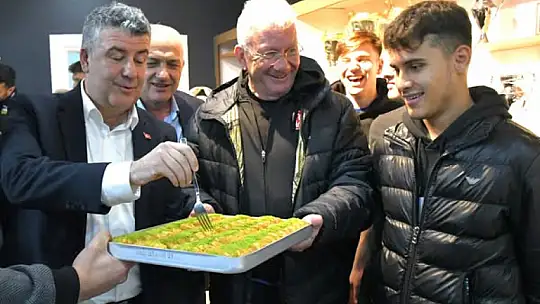 Başkan Mesut Akbıyık Balıkesirspor'u ziyaret etti.