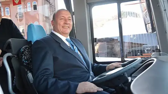 Bigadiç Belediyesi araç filosunu yeni araçlarla güçlendirdi.