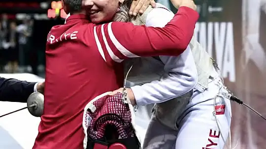 Balıkesirli Alara Atmaca, Eskrimde Yıldızlar Avrupa Şampiyonu Oldu