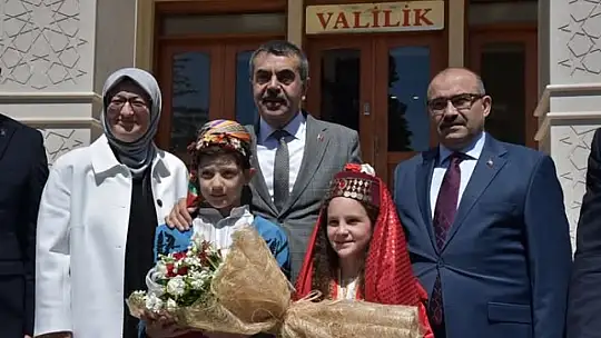 Bakan Tekin, Balıkesir'de İl Eğitim Değerlendirme Toplantısına Katıldı