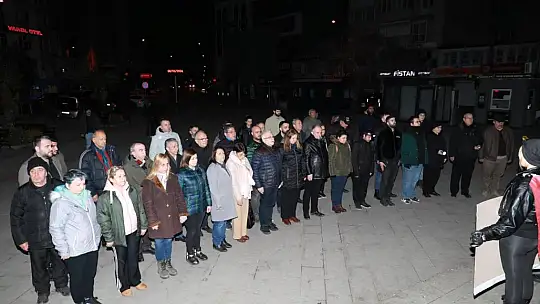 Burhaniye'de, 6 Şubat Depremi 04:17'de Anıldı