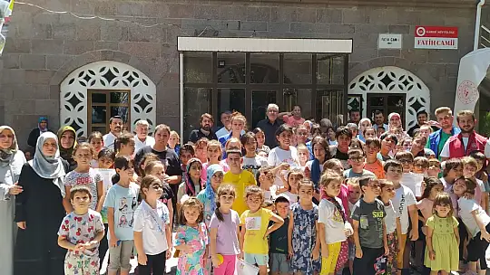 ÇOCUKLARIMIZ MANEVİ DEĞERLERİN YANINDA SPORLA, GELİŞİYOR
