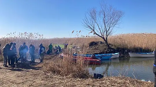 Manyas Gölü'nde Kaybolan Balıkçı Aranıyor
