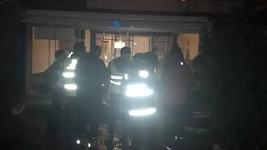 Büyükşehir Ekipleri Geceyi Ayakta Geçirdi