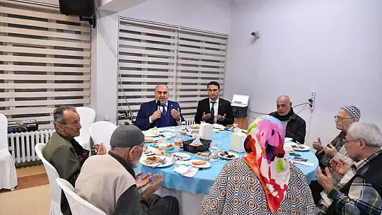 Huzurevinde İftar Vakti