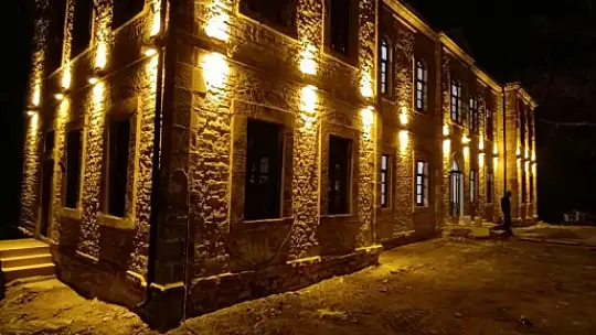 İvrindi'de 108 yıllık İlkokul Binası Restore Ediliyor