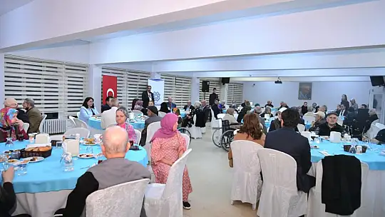 Huzurevinde İftar Vakti