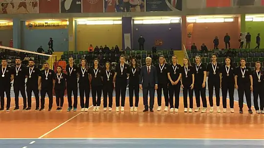 Havran Belediyesi Fatih Spor Kulübü Kadın Voleybol Takımı 1. Lige Yükseldi