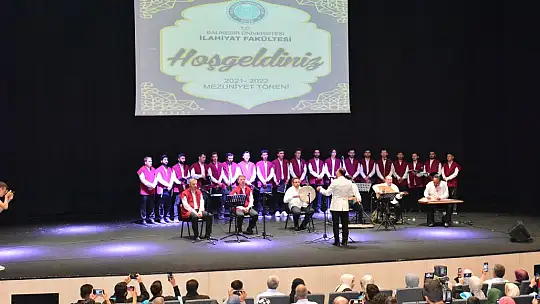 BAÜN İlahiyat Fakültesi'nde Mezuniyet Sevinci