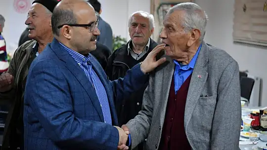 Vali Ustaoğlu Huzurevi Sakinleriyle İftarda Bir Araya Geldi