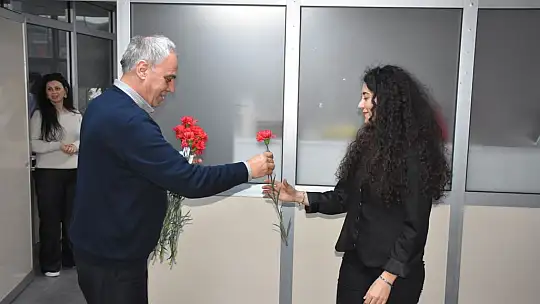 Edremit Belediyesi Kadınlar Gününü Kutladı