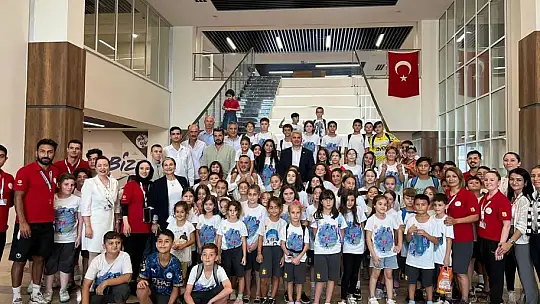 Milletvekili Canbey 'Yeter Bize Vefa Elbiseleri'