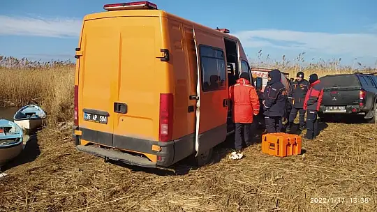 Manyas Gölü'nde Kaybolan Balıkçı Aranıyor