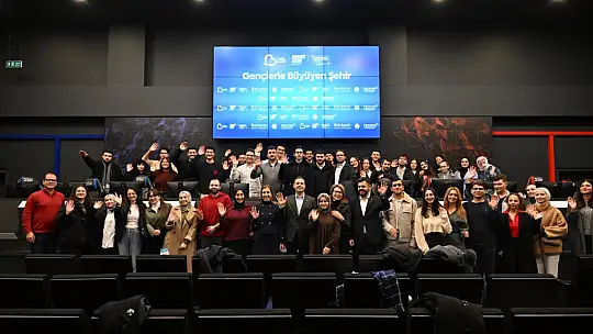 Akın: 'Gençlerimizin her talebi bizim önceliğimiz'