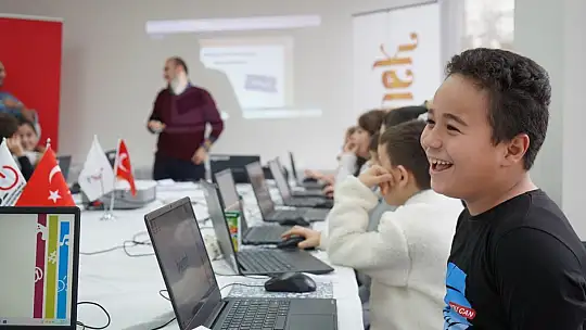 Minik Eller Geleceği Kodluyor