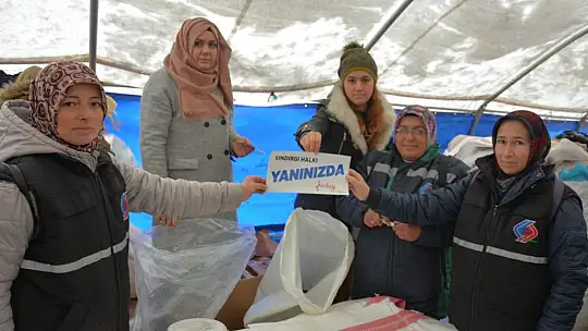 Depremzedeler için Sındırgı Birlik Oldu, 2 TIR Yola Çıktı