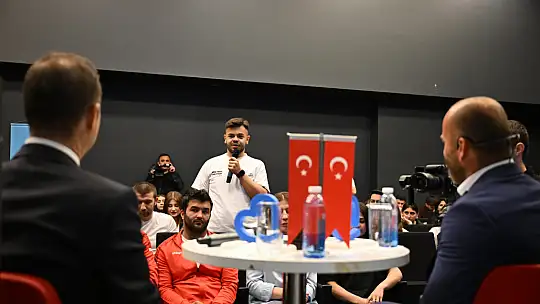 Ahmet Akın, Gençlik Haftası'nda gençlerle ve sporcularla buluştu