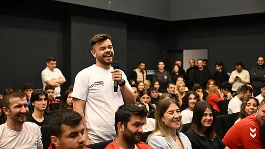 Ahmet Akın, Gençlik Haftası'nda gençlerle ve sporcularla buluştu
