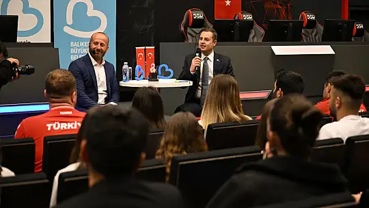 Ahmet Akın, Gençlik Haftası'nda gençlerle ve sporcularla buluştu