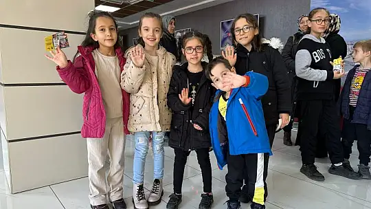 ALTIEYLÜL'DE TİYATRO GÜNLERİ BAŞLIYOR