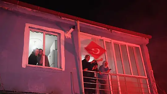 ALTIEYLÜLLÜ VATANDAŞLAR: 'BU SEVDA BİTMEZ'
