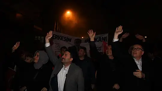 ALTIEYLÜLLÜ VATANDAŞLAR: 'BU SEVDA BİTMEZ'