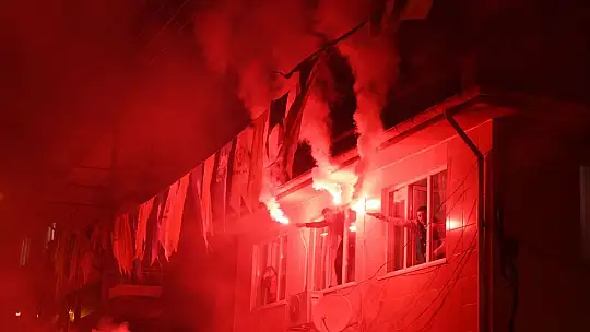 ALTIEYLÜLLÜ VATANDAŞLAR: 'BU SEVDA BİTMEZ'