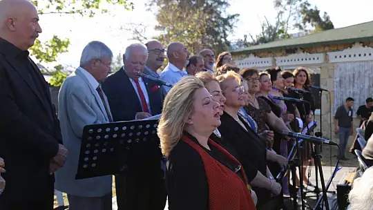 Edremit'te Anneler Günü Konserle Kutlandı