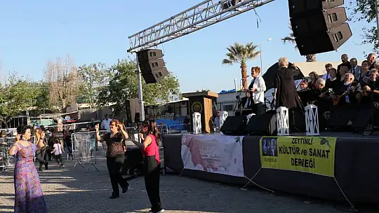 Edremit'te Anneler Günü Konserle Kutlandı