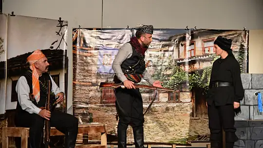 Asker Makbule Büyük Beğeni Aldı