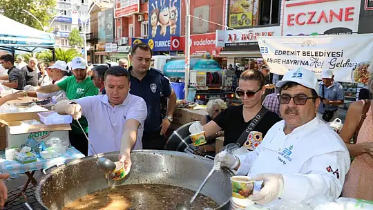 Edremit Belediyesi'nden 15 Bin Kişilik Aşure İkramı