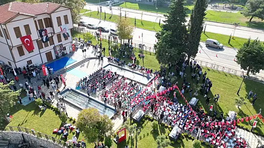 Cumhuriyetin 100. Yıldönümü Karesi Atatürk Evi'nde Kutlandı