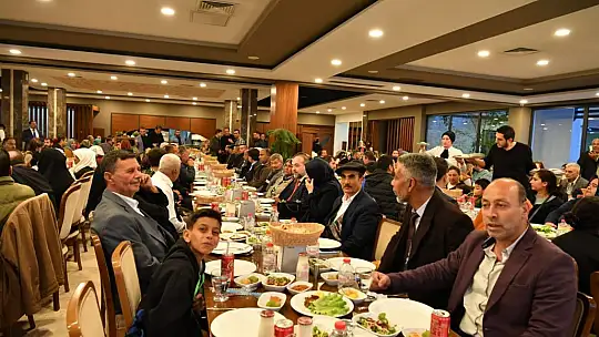 Balıkesirli Roman Vatandaşlar İftarda Biraraya Geldi
