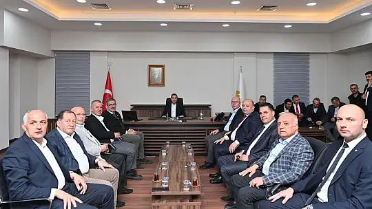 Başkan Akın'ın ilk ilçe ziyareti baba ocağı Gönen'e