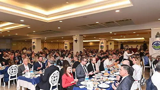 Başkan Akın'ın ilk ilçe ziyareti baba ocağı Gönen'e