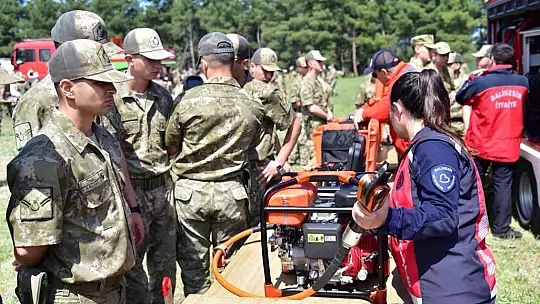 Balıkesir itfaiyesinden yangına ilk müdahale eğitimi