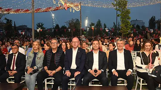 Çocuklar, 23 Nisan kutlamalarında doyasıya eğlendi