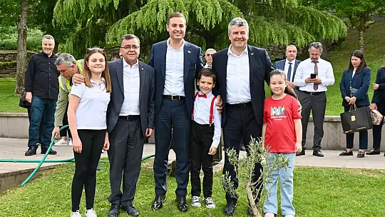 Çocuklar, 23 Nisan kutlamalarında doyasıya eğlendi