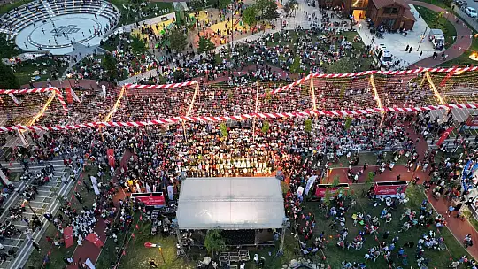 Çocuklar, 23 Nisan kutlamalarında doyasıya eğlendi