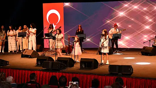 Balıkesir'de anneler ve çocuklarından benzersiz konser