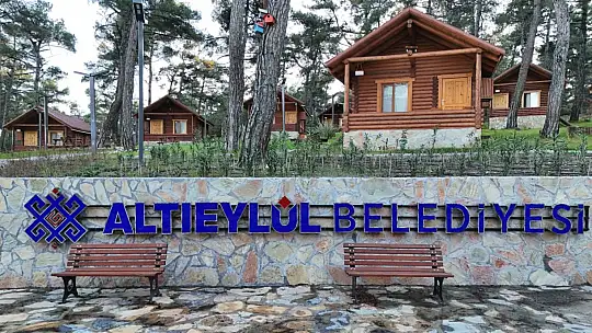 İŞ İNSANLARINDAN KONAKPINAR'A TAM NOT