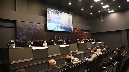 BAŞKAN ORKAN GENÇLERLE BİRARAYA GELDİ