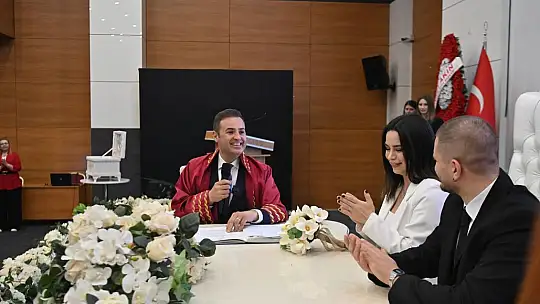 Başkan Ahmet Akın ilk nikâhta sözünü tuttu