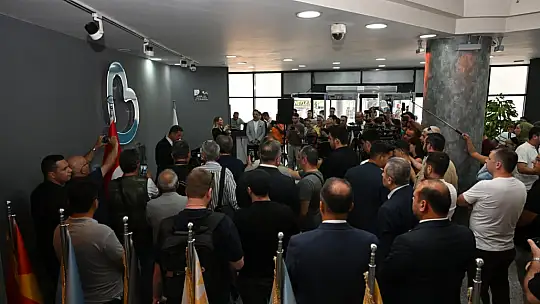 Başkan Akın, depremle mücadele çalışmalarını gazetecilere aktardı