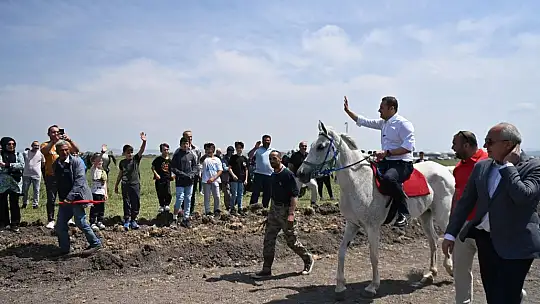Başkan Akın, hayırlarda vatandaşlarla bir araya geldi