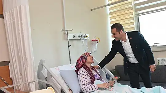 Başkan Akın Hem Annelerin Hem de Hemşirelerin Gününü Kutladı